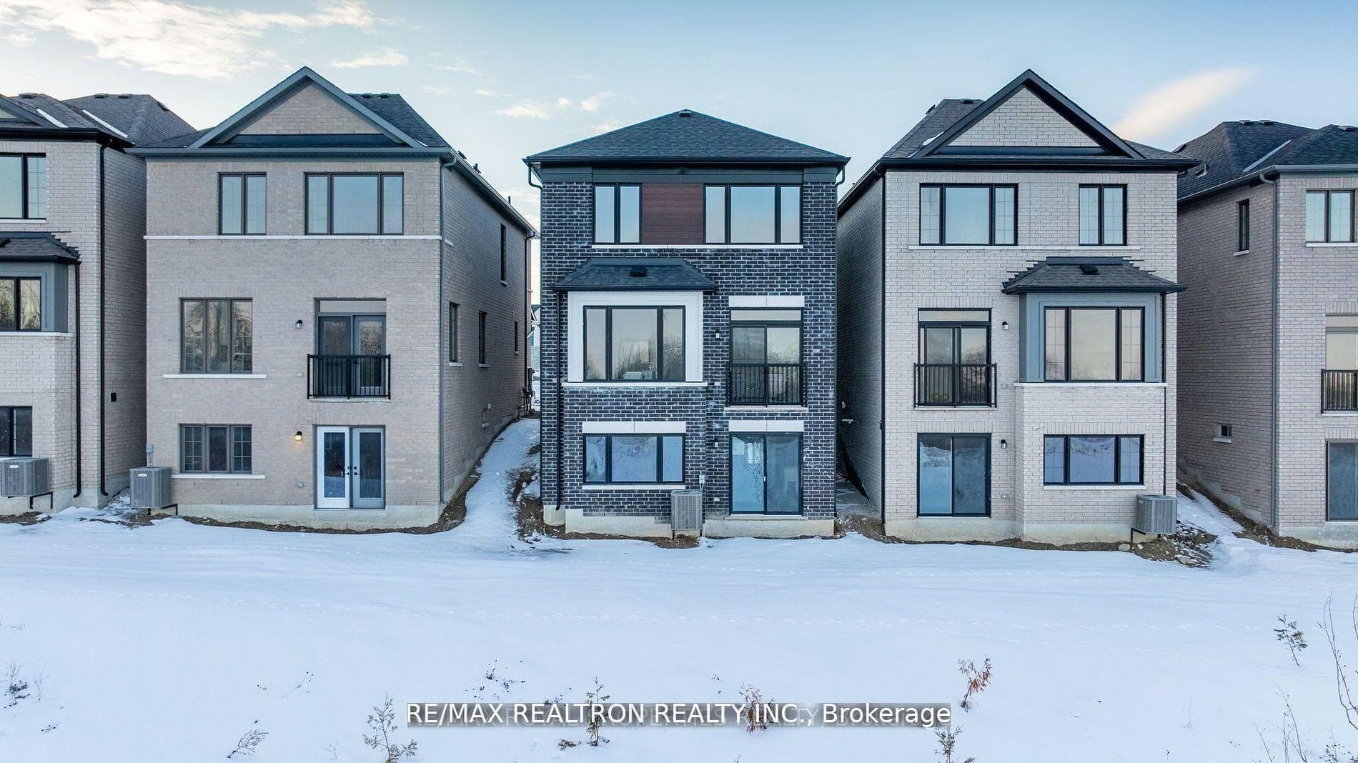1053 Zircon Manor, Pickering, ON L1X 0P9, Pickering — photo 1