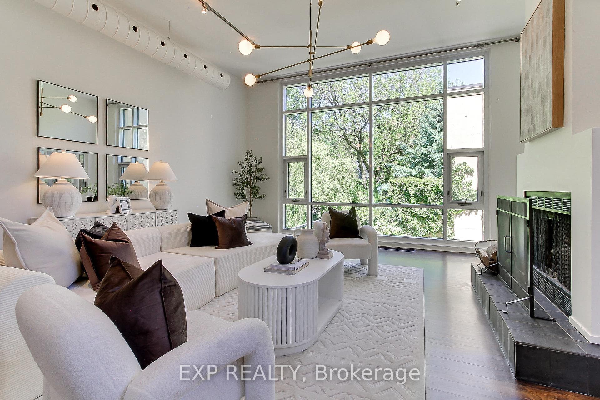 306 Sackville Street 4, Toronto C08, ON M5A 3G2, Toronto C08 — photo 1