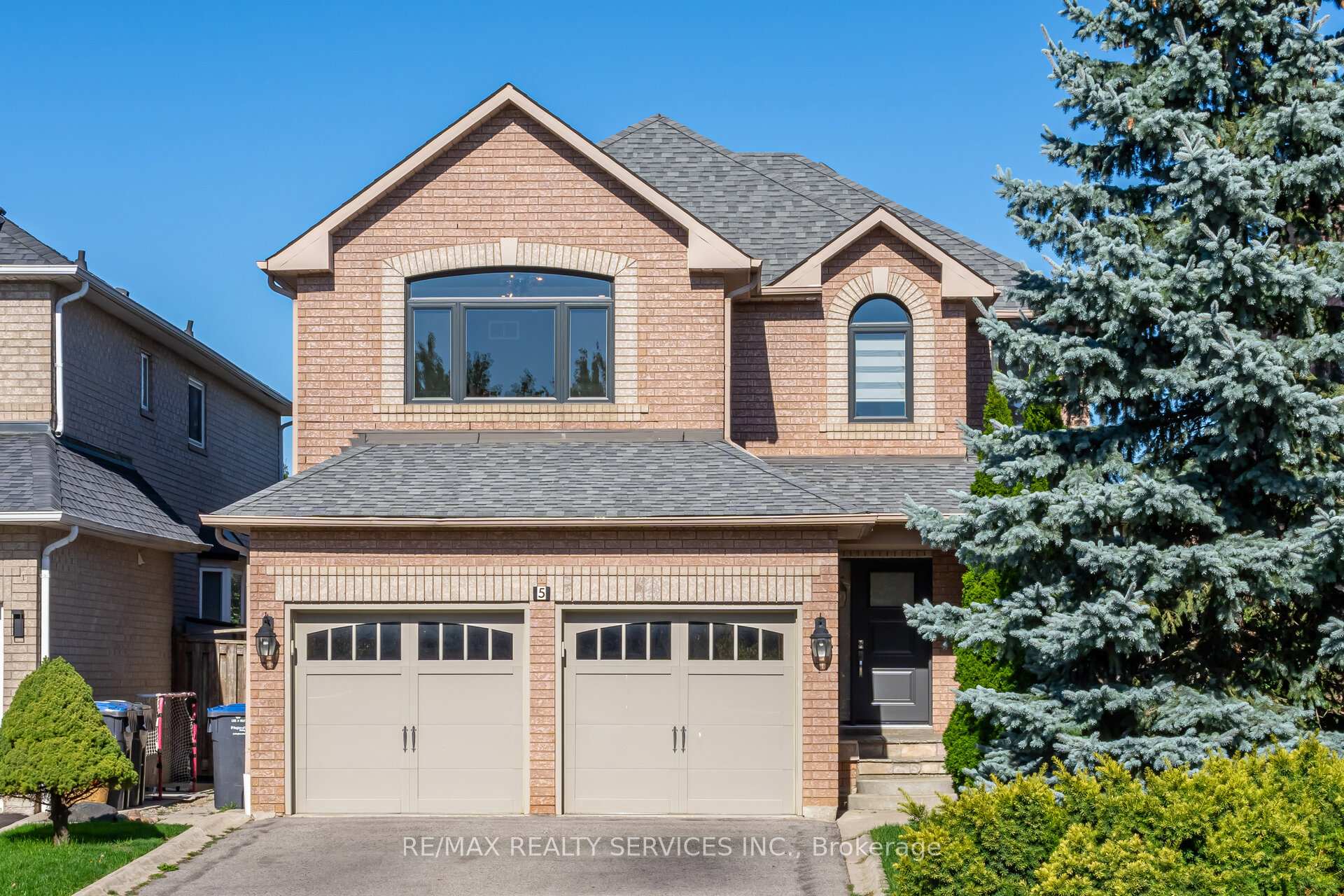 5 Melrose Gardens, Brampton, ON L7A 1J7, Brampton — photo 1