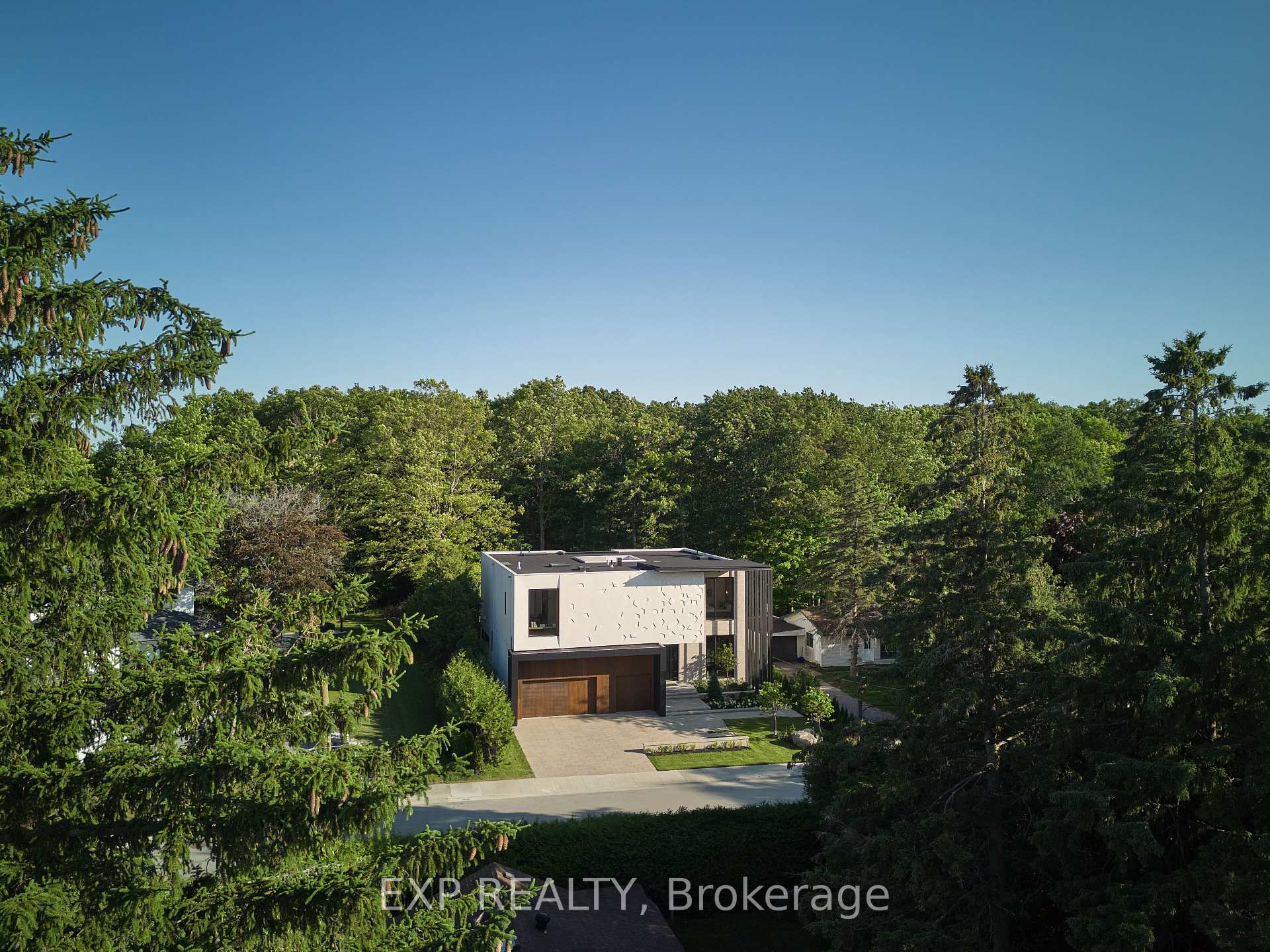 105 Park Crescent, Richmond Hill, ON L4E 3J5