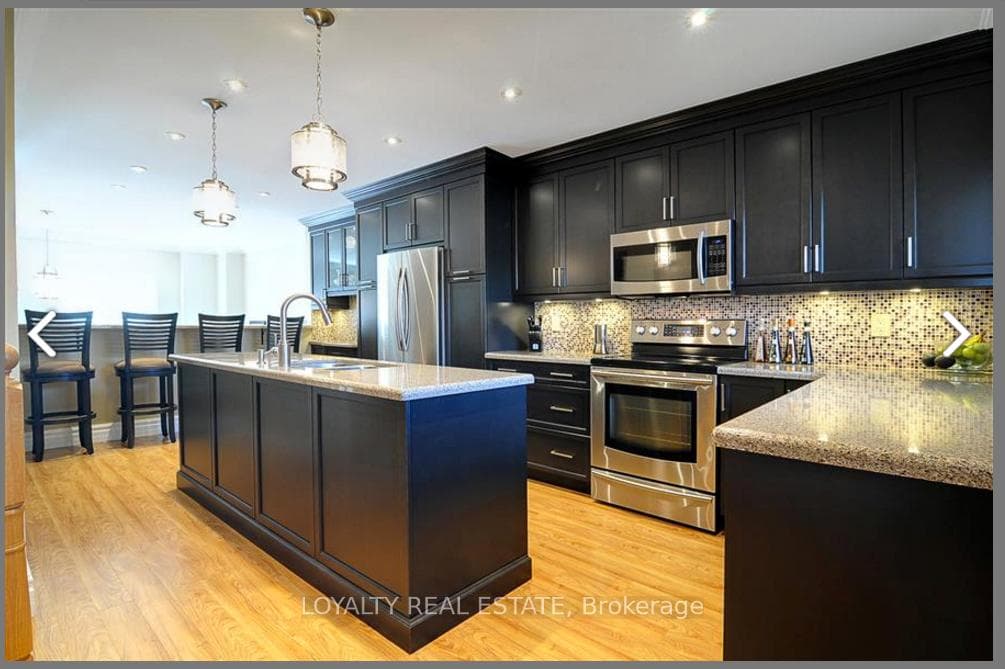 33 Sprucedale Way, Whitby, ON L1N 9T9, Whitby — photo 1