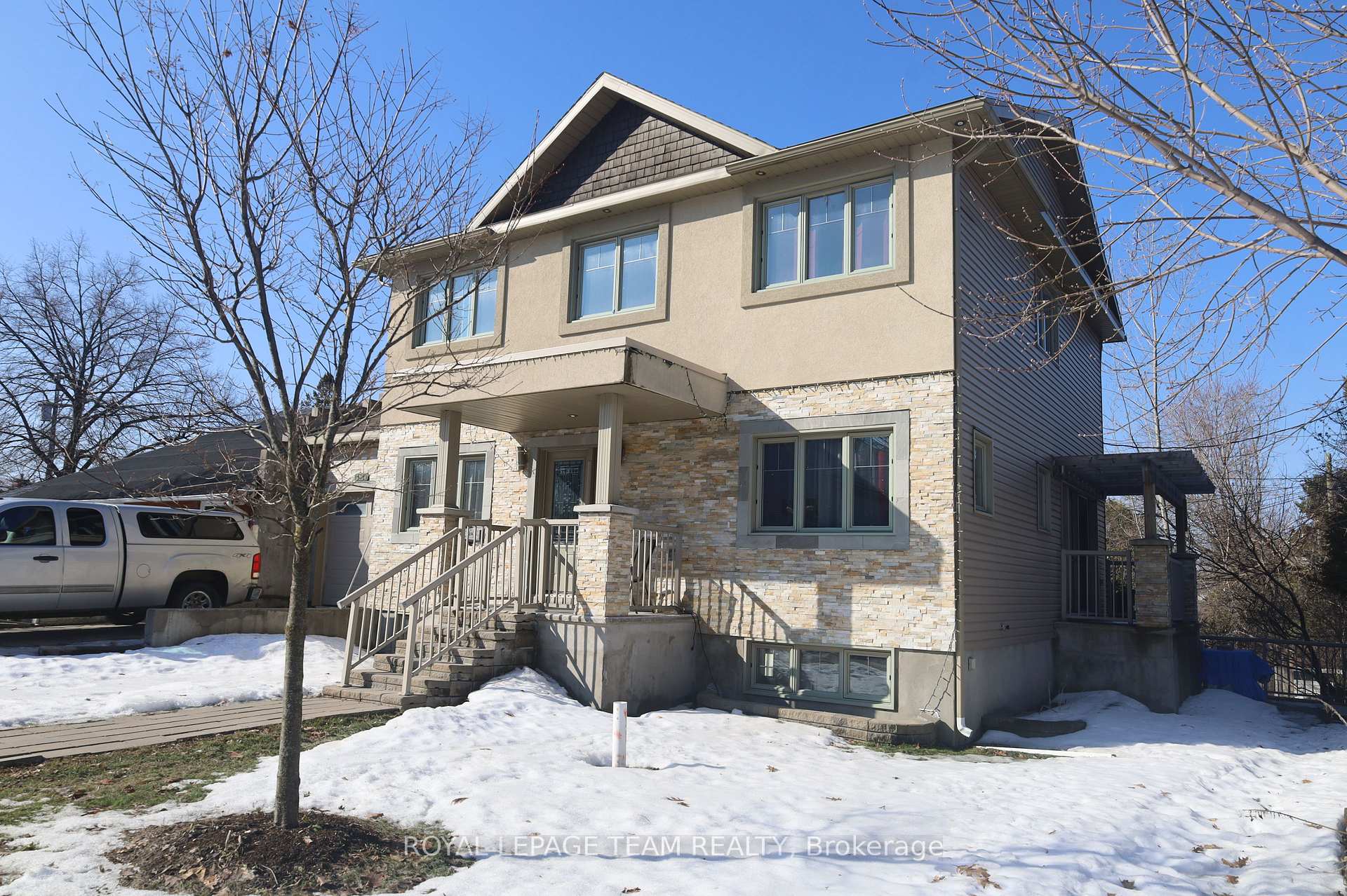 2194 Niagara Drive S, Alta Vista and Area, ON K1H 6L2, Alta Vista and Area — photo 1