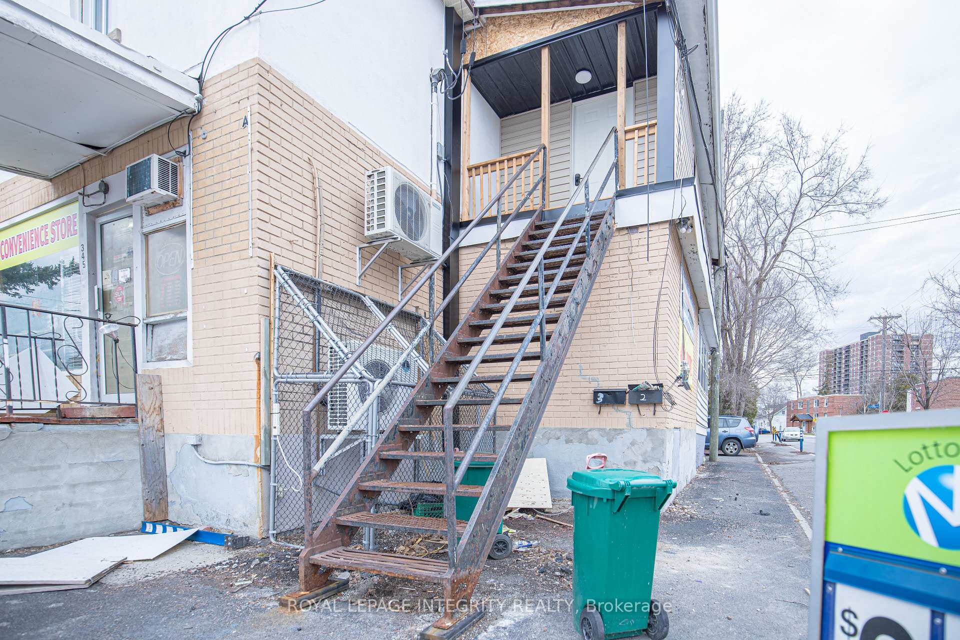 345 Richelieu Avenue, Vanier and Kingsview Park, ON K1L 6J7, Vanier and Kingsview Park — photo 1