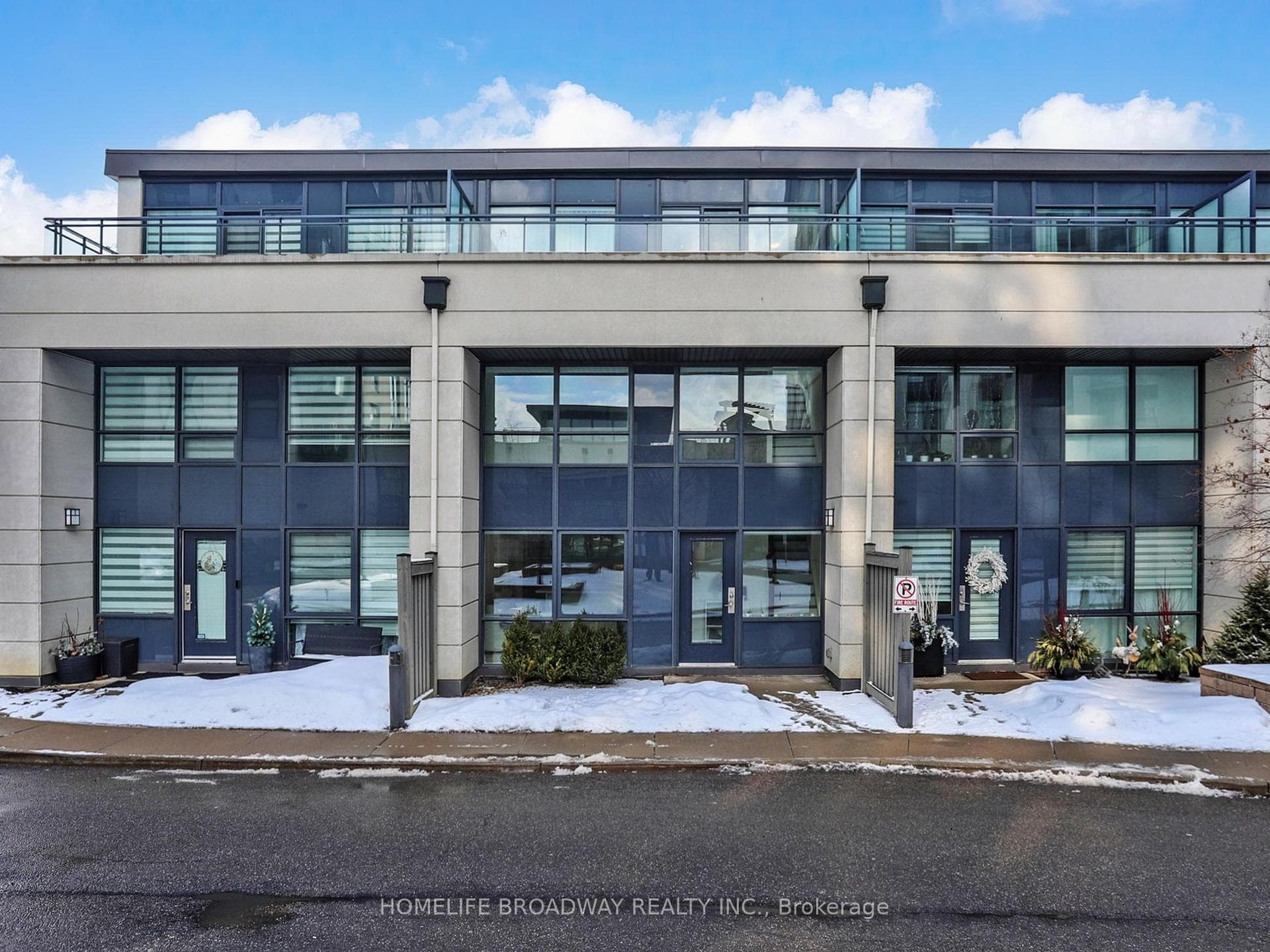 24 Woodstream Boulevard 112, Vaughan, ON L4L 8C4, Vaughan — photo 1