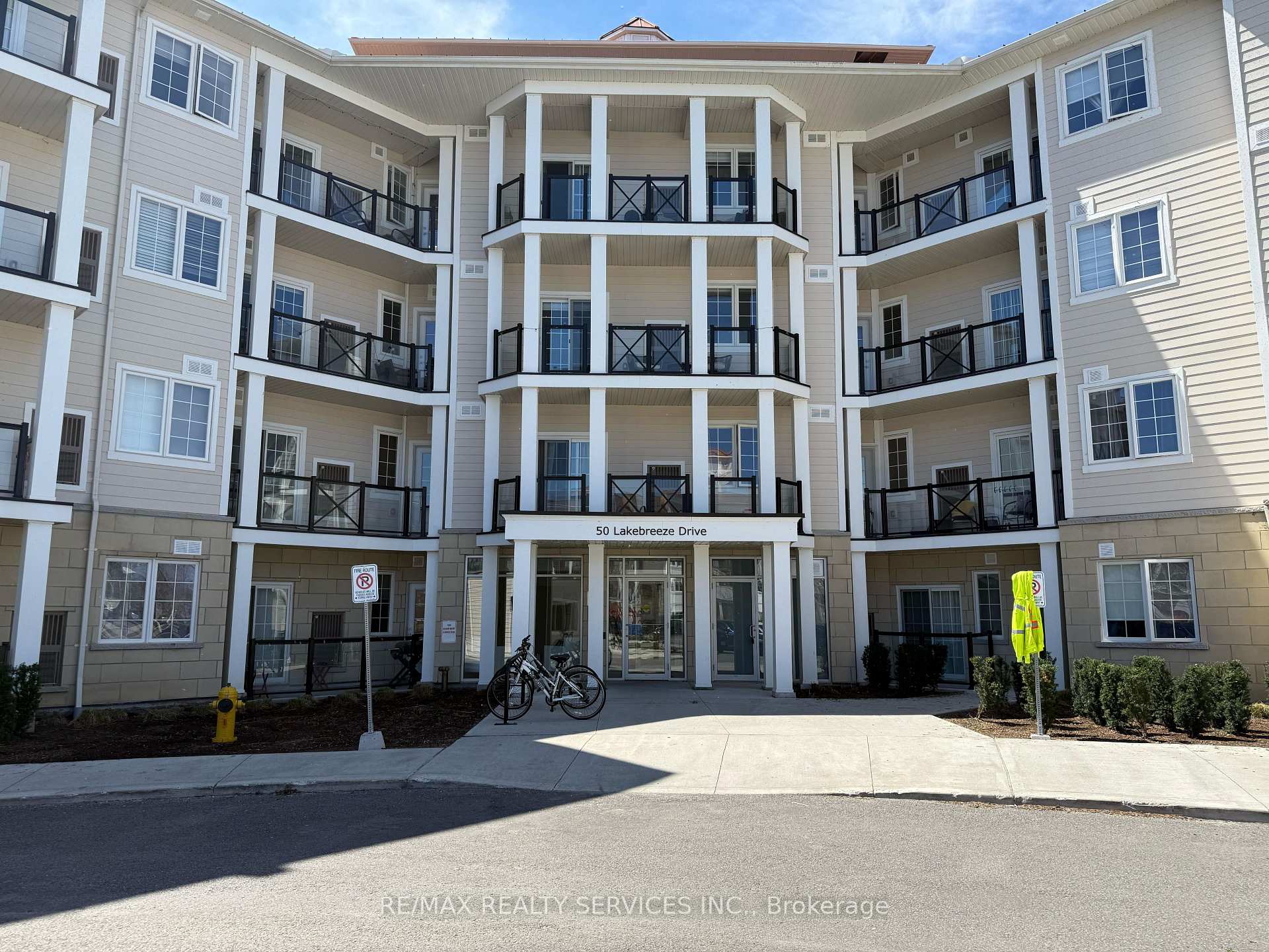 50 Lakebreeze Drive 229, Clarington, ON L1B 1N4, Clarington — photo 1