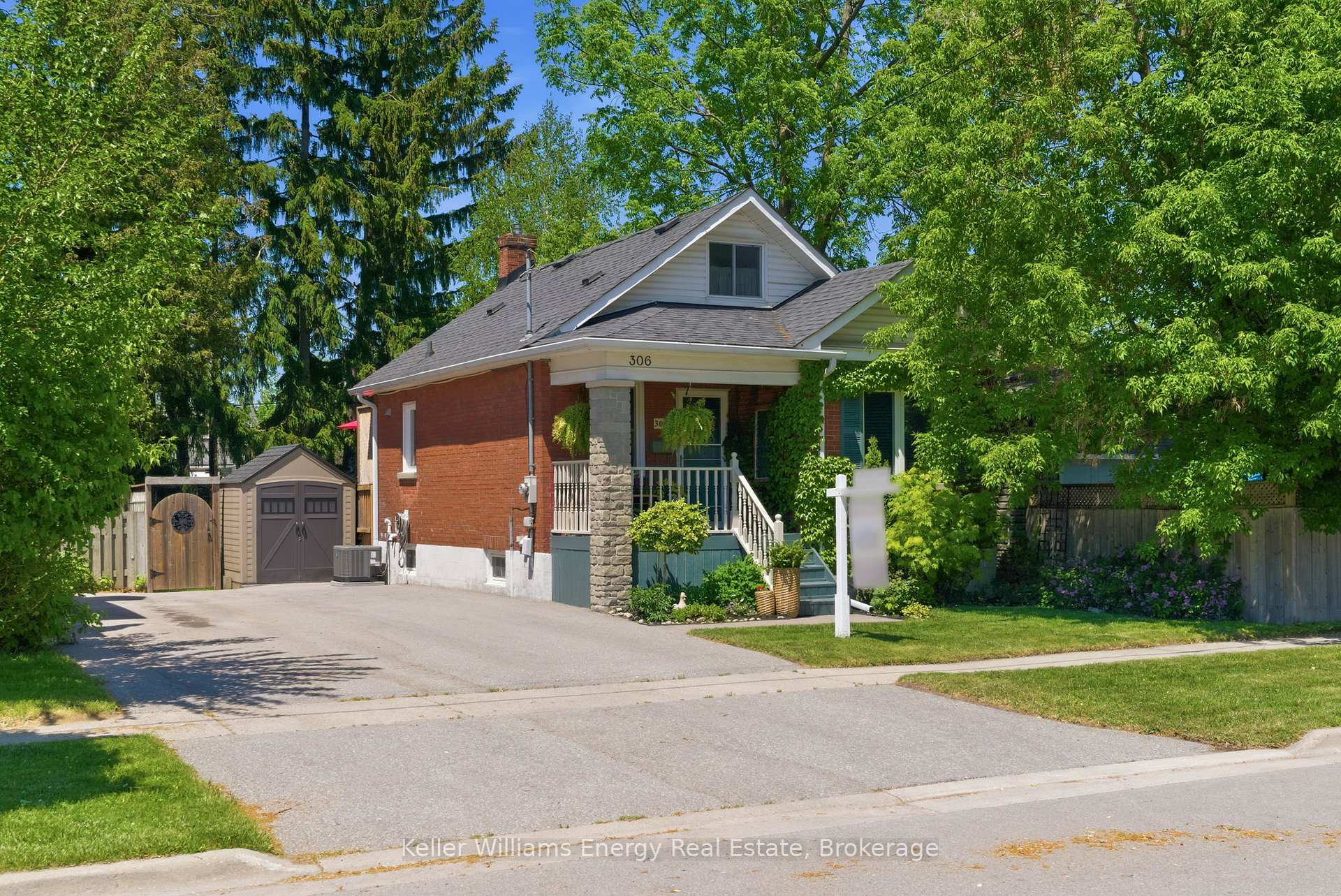 306 Courcellette Avenue, Oshawa, ON L1H 2E5, Oshawa — photo 1
