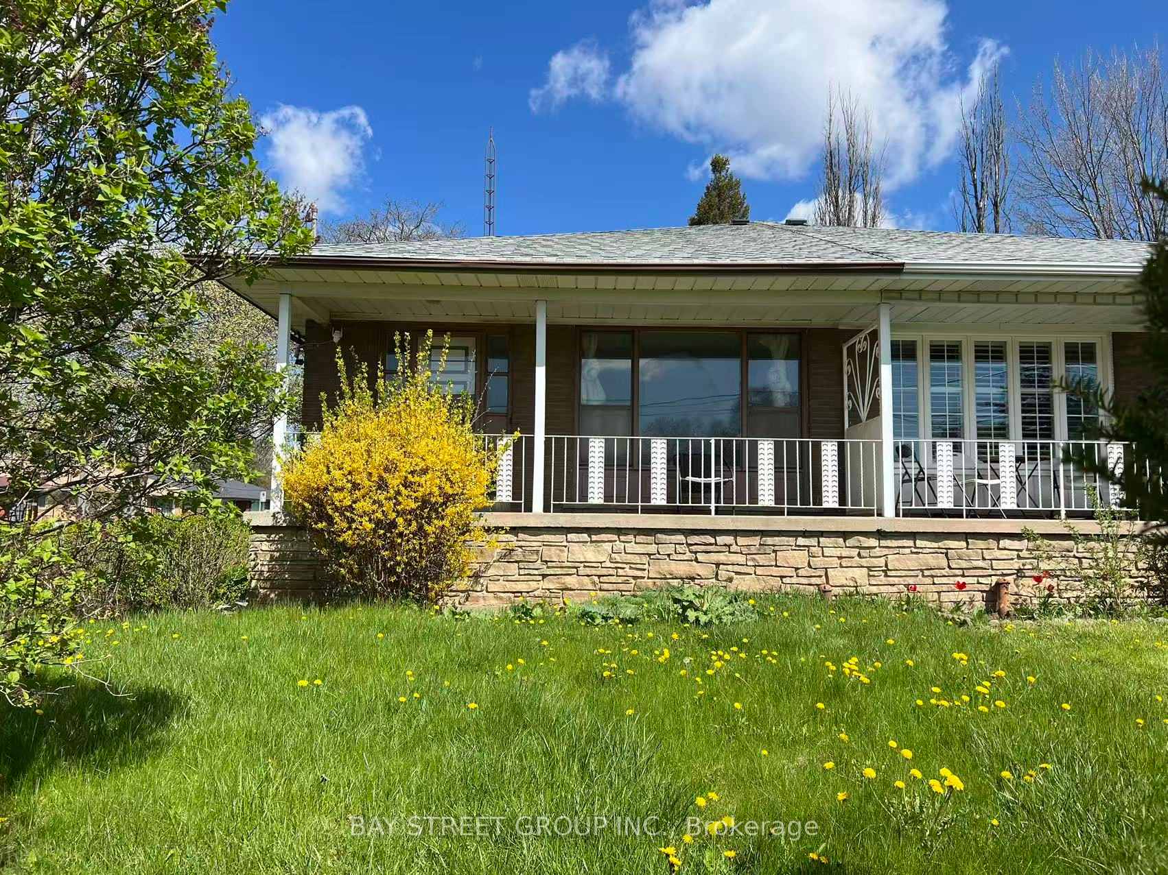 2 Slidell Crescent, Toronto C13, ON M3A 2C4, Toronto C13 — photo 1