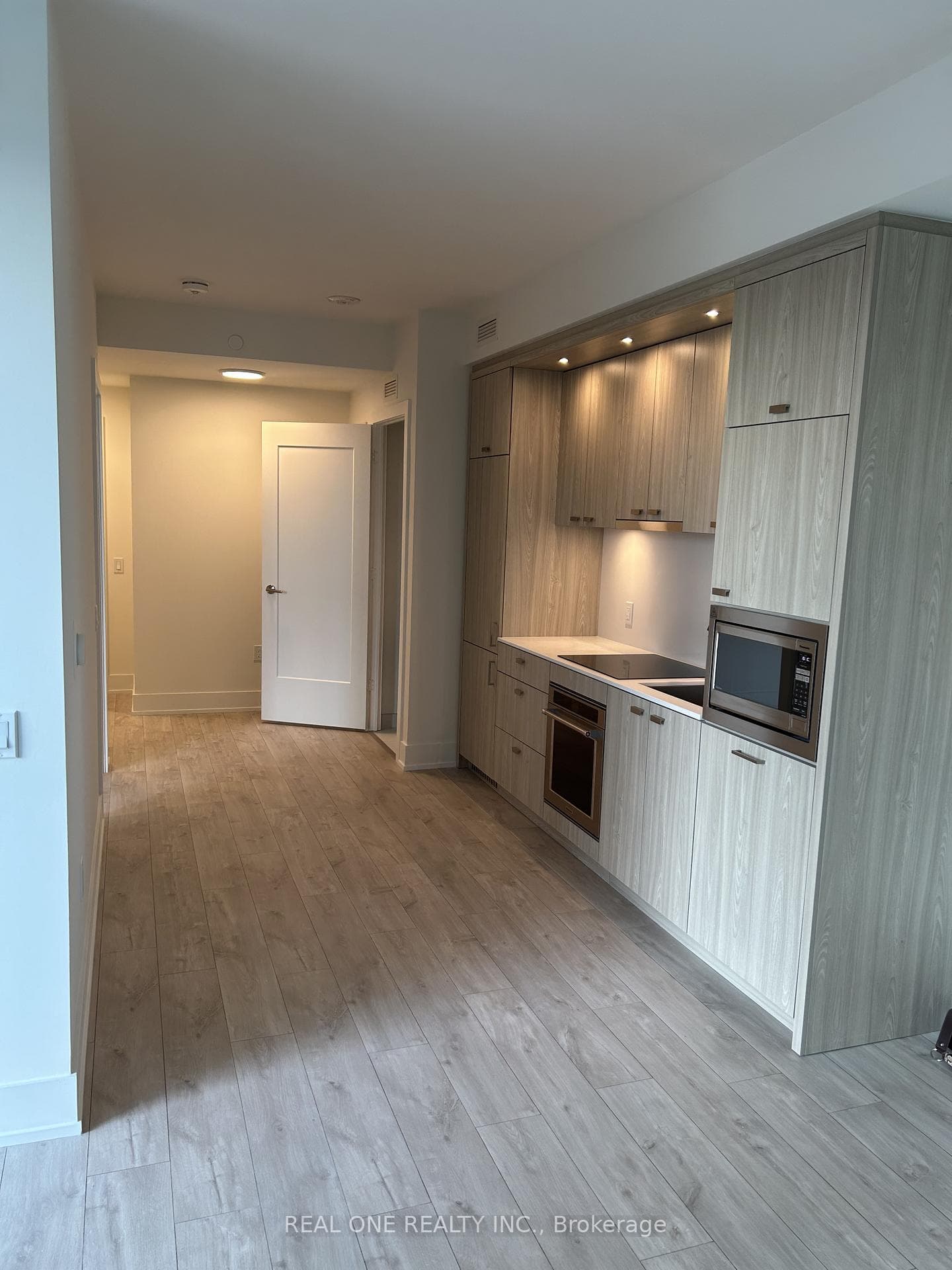 858 Dupont Street 801, Toronto W02, ON M6G 0C1, Toronto W02 — photo 1
