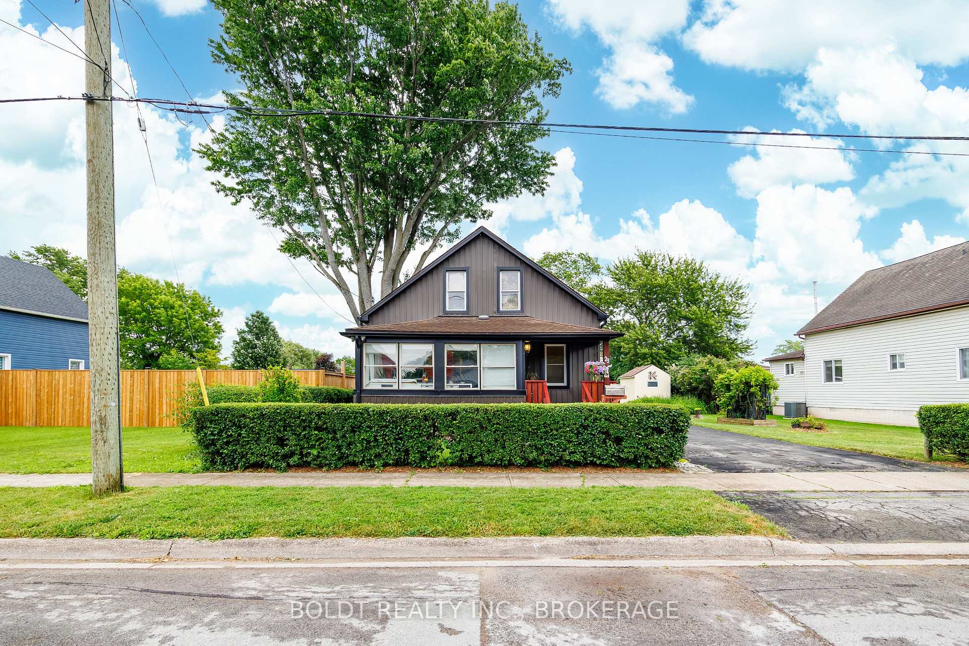 23 Torrance Street, Fort Erie, ON L2A 4C3, Fort Erie — фото 1