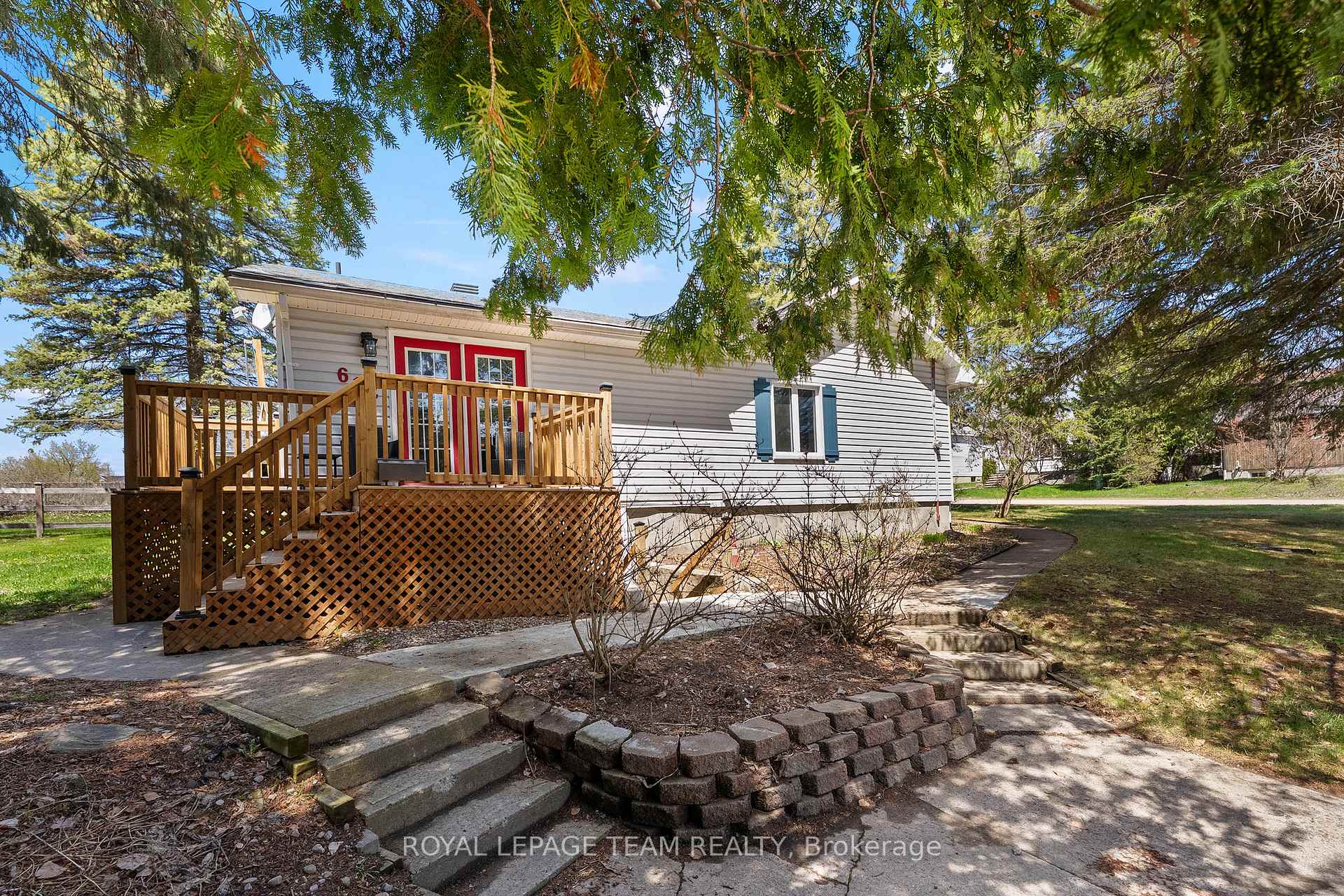 612 KAREN Street, Laurentian Valley, ON K8A 4Y9, Laurentian Valley — photo 1