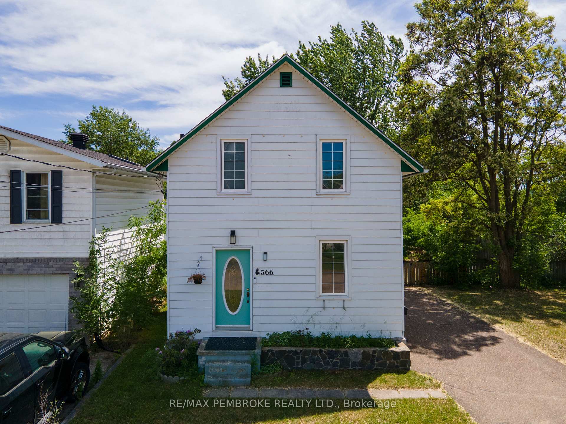 566 Perth Street, Pembroke, ON K8A 6B6, Pembroke — photo 1