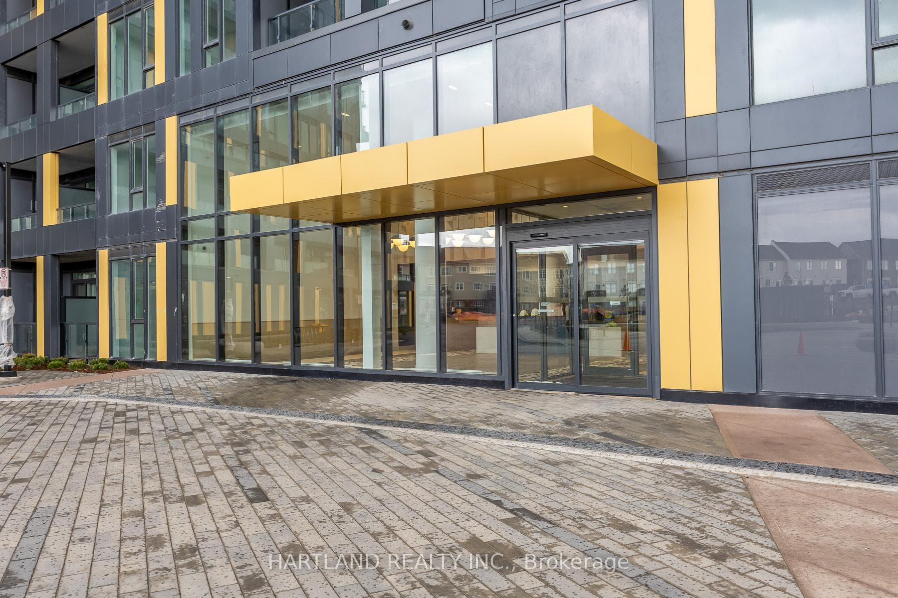 4878 Powers Common 107, Burlington, ON L7M 2B4, Burlington — photo 1