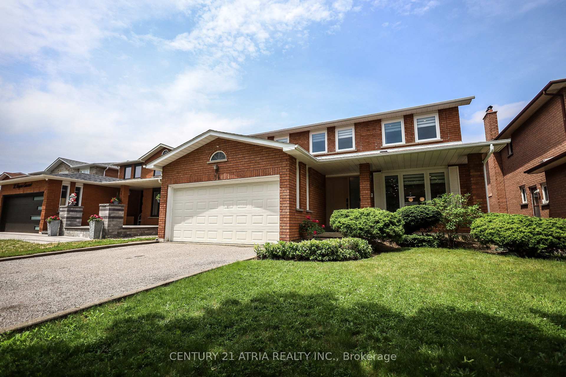 34 Raynes Crescent, Toronto E07, ON M1V 3V7, Toronto E07 — photo 1